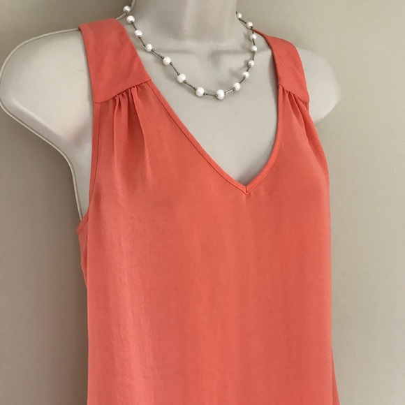 Banana Republic Tops - Banana Republic Silky Tank🛍